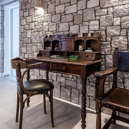 Tania Milos Guest house