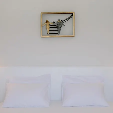 Tania Milos Πανσιόν 4*